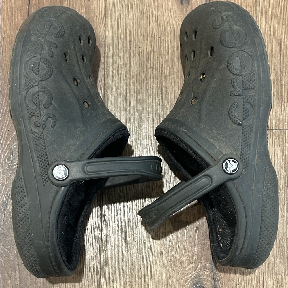 CROCS insulated Black Shoes ! Size 10 - Picture 5 of 6